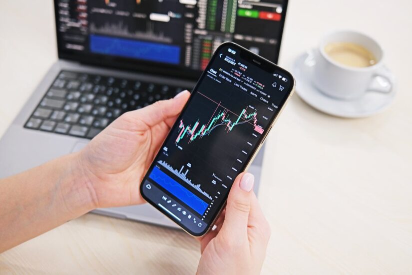 How Liquidity Pools Affect DeFi Returns: What Investors Need to Know